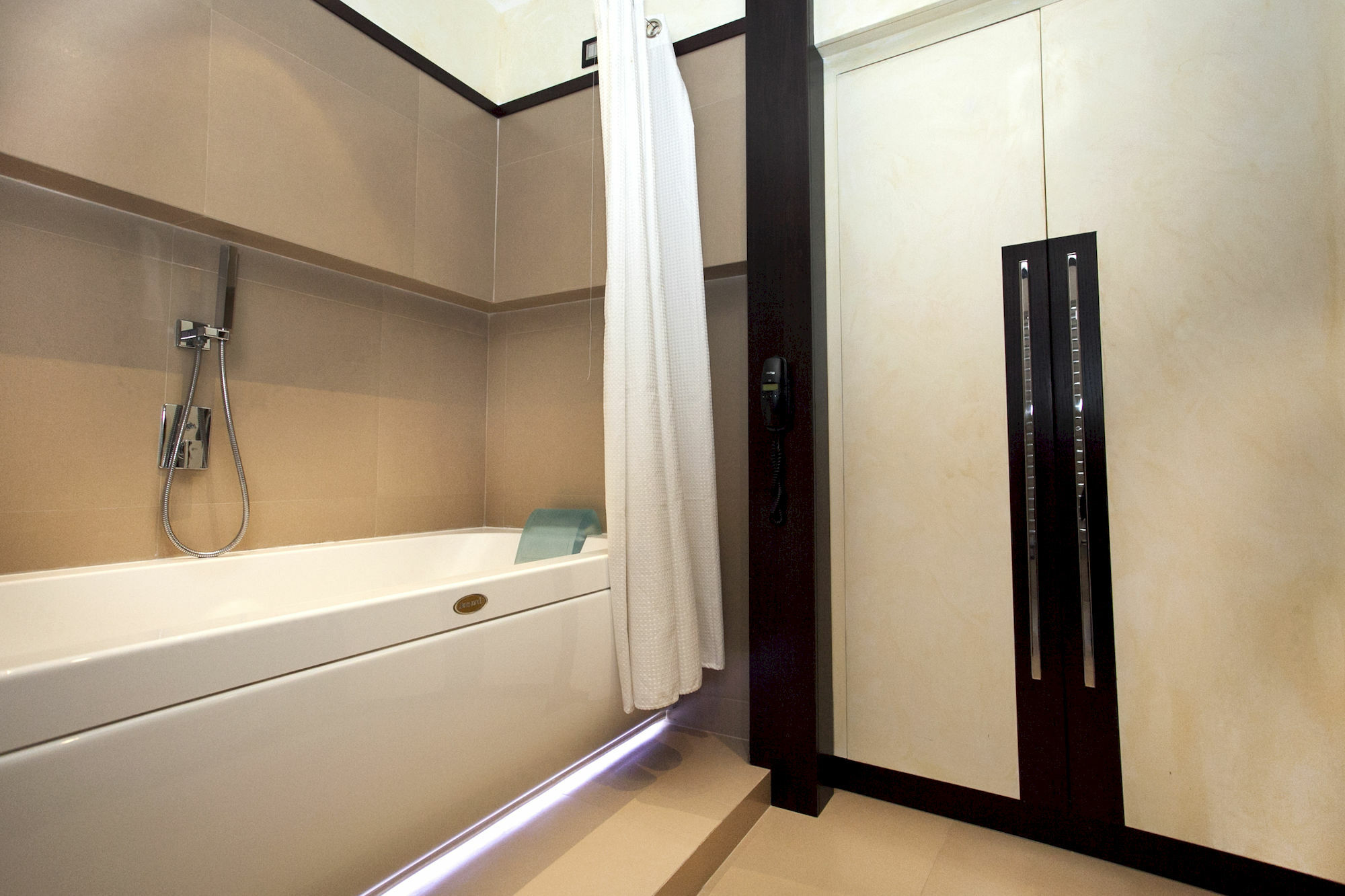 Les Fleurs Luxury House Gæstehus 3*